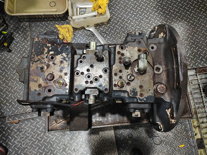 Komatsu PC200-8/220-8/240-8 Hydraulic pump 708-2L-31411