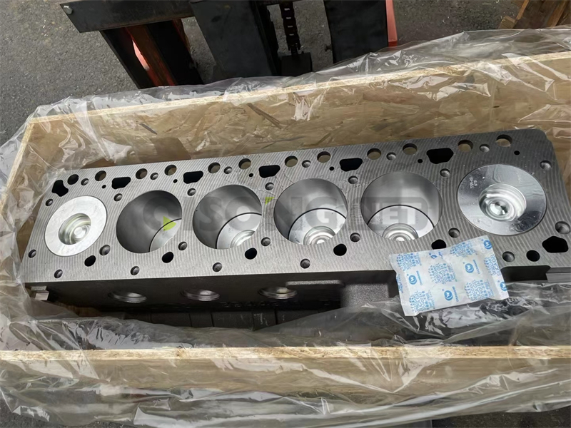 Komatsu PC200-6/220-7/6D102 Engine cylinder block 6735-21-1010/6731-21-1170