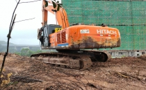 挖掘机复合动作大臂不起是什么问题？