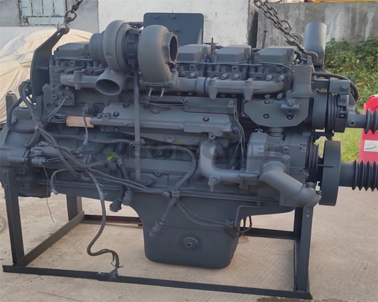 小松挖掘机PC650-7发动机总成SAA6D140E-3/小松6D140发动机零件